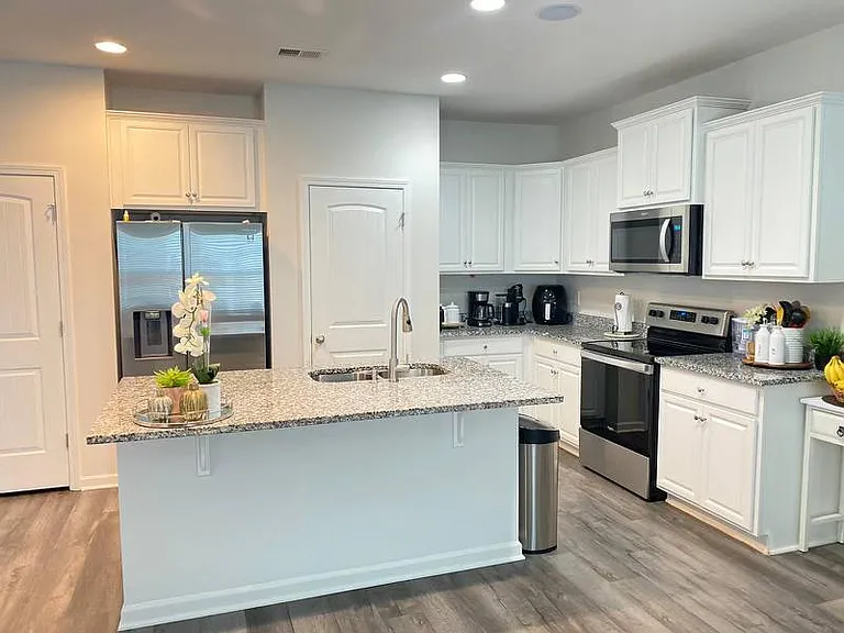 411 Wards Creek Way — Photo 3