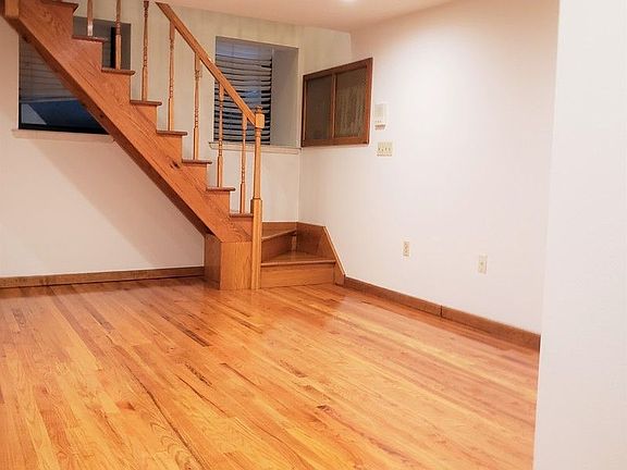 4th image of 24 W 87th St APT A