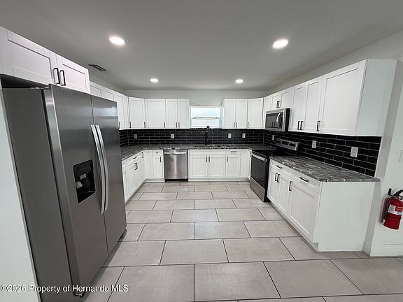 5th image of 5112 Pacific Ave