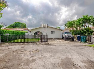 7650 NW 4th St, Miami, FL 33126