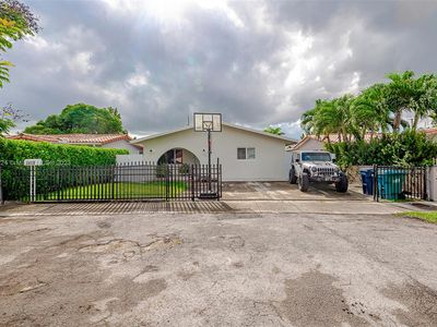 7650 NW 4th St, Miami, FL, 33126