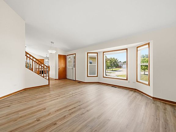 3rd image of 1402 Enborn Dr