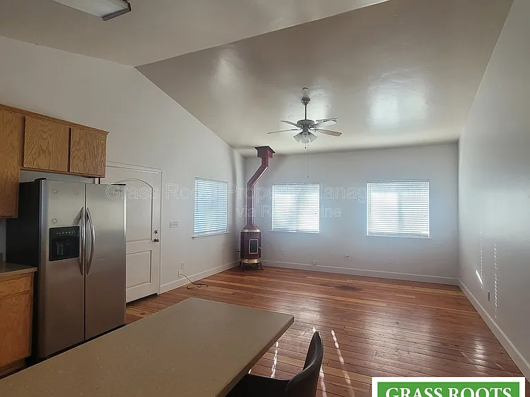 152 W Empire St — Photo 5