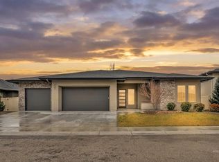 4447 E Copper Point Dr, Meridian, ID 83642