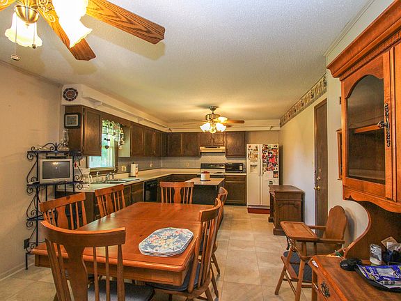 4th image of 1419 Greenwood Ct