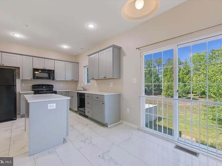 11696 Palm Desert Pl — Photo 17