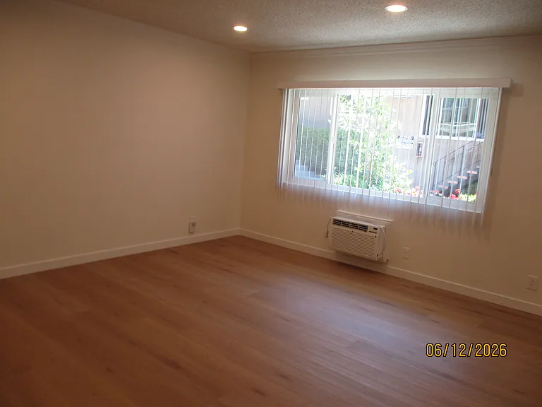 3227 Altura Ave #3 — Photo 6