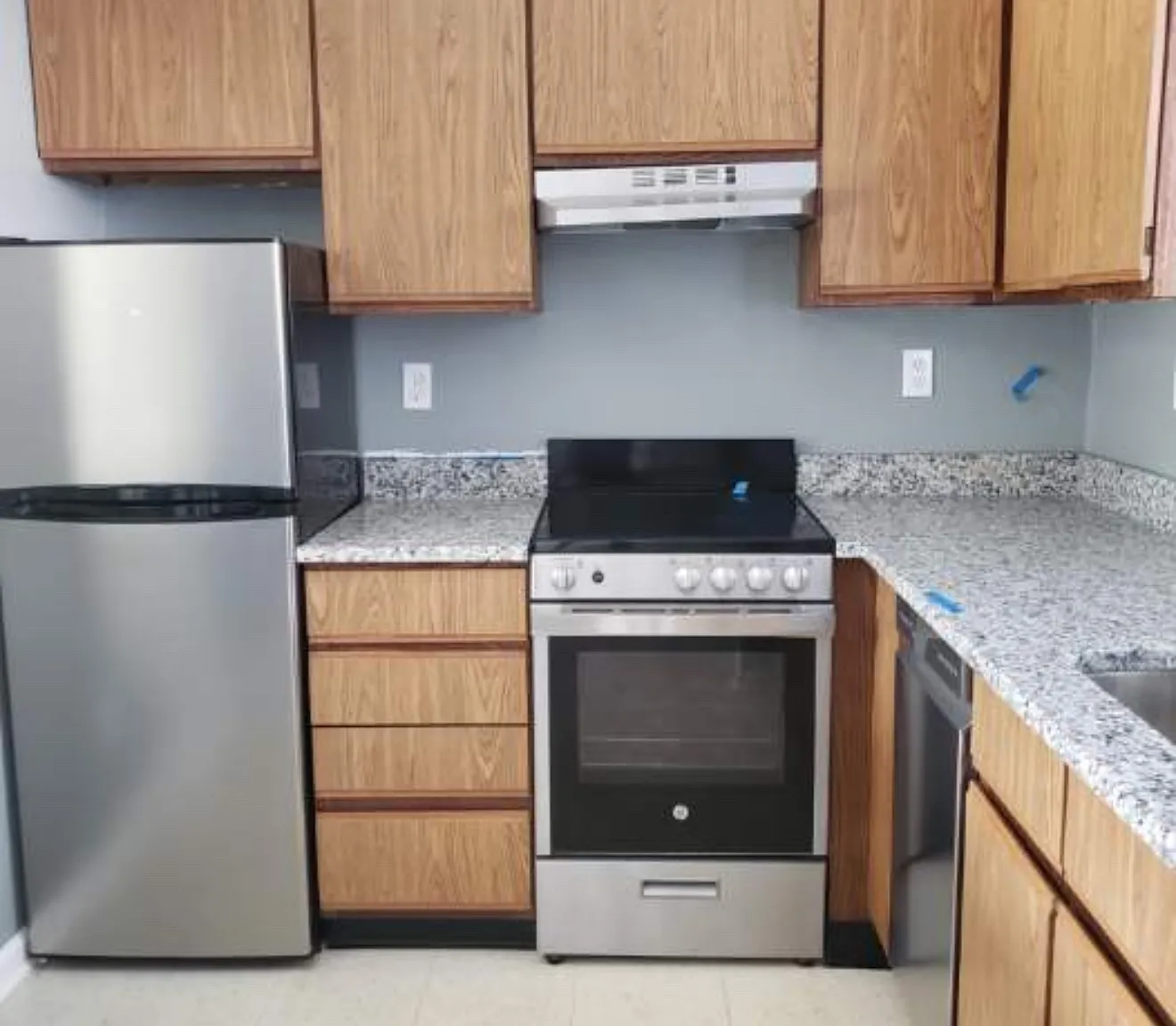 1 bed, 1.5 bath, 844 sqft, $1,225 — Photo 2