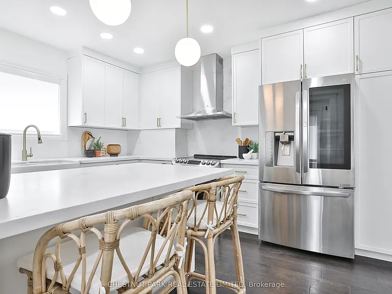 1341 Dupont St — Photo 10
