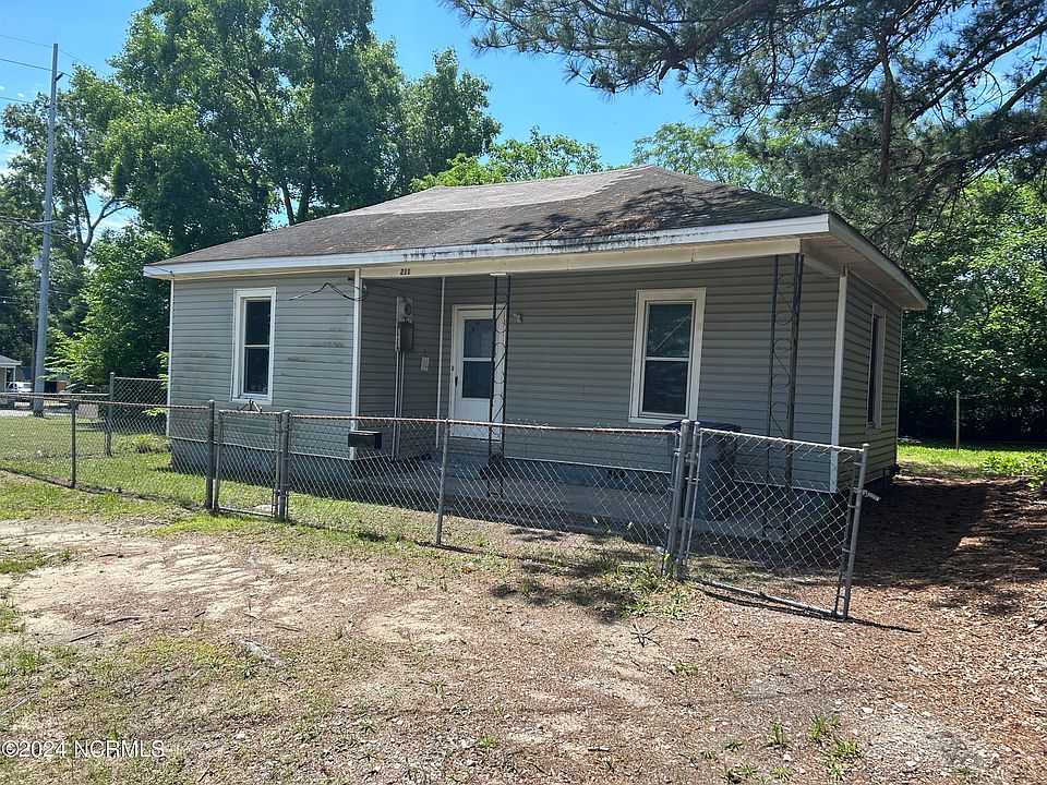 1st image of 211 Cedar Street