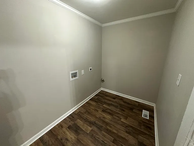 420 Airline Ave — Photo 18