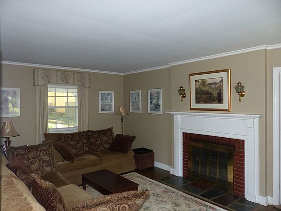 Living Room W/ Fireplace