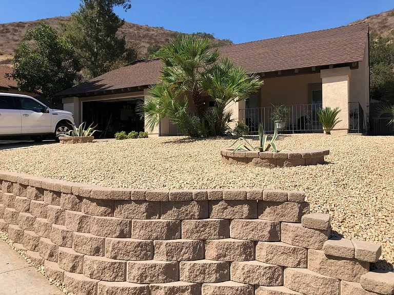 10431 Santana St — Photo 4