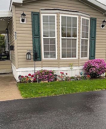 2nd image of 903 Douglas Dr