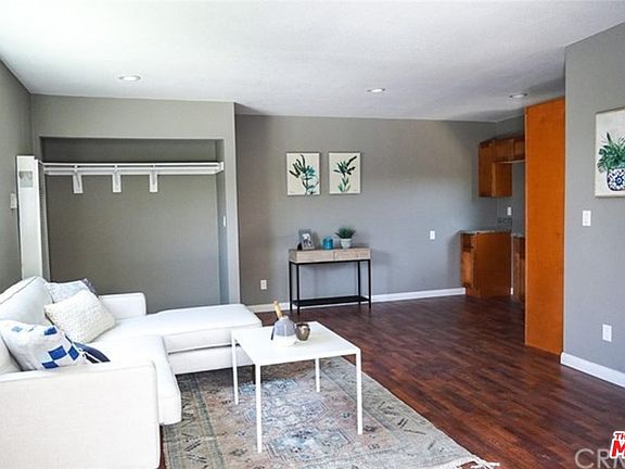3rd image of 3517 W 59th St