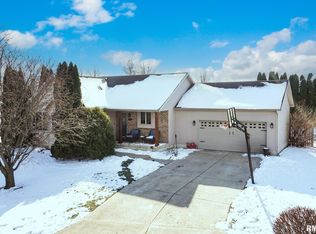 212 E Garfield St, Minier, IL