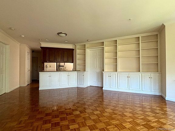 5th image of 311 Sutton Drive #311