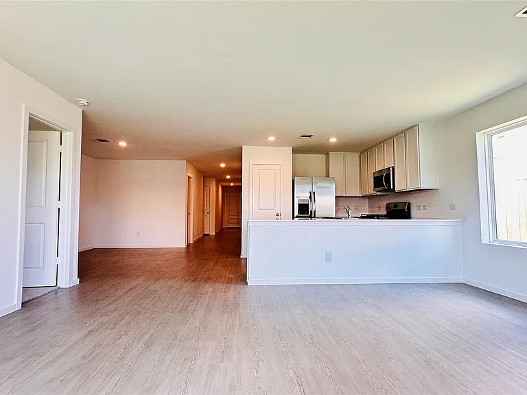 206 Amy St — Photo 20