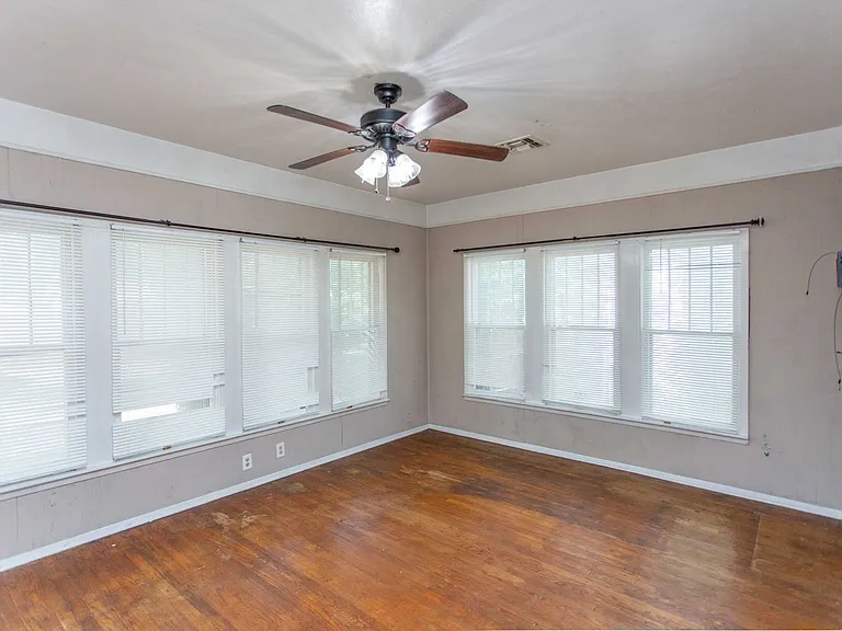 1710 Pearl Ave — Photo 20
