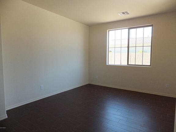 3rd image of 270 E Indigo Dr