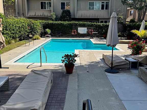 2nd image of 2528 Arizona Ave APT 1