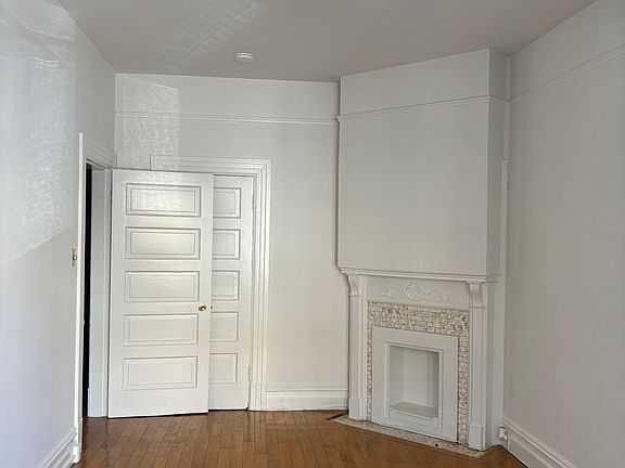 5th image of 1365 California St