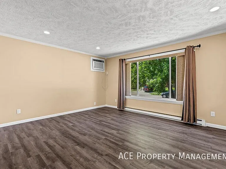 4430 Steeler Ln — Photo 4