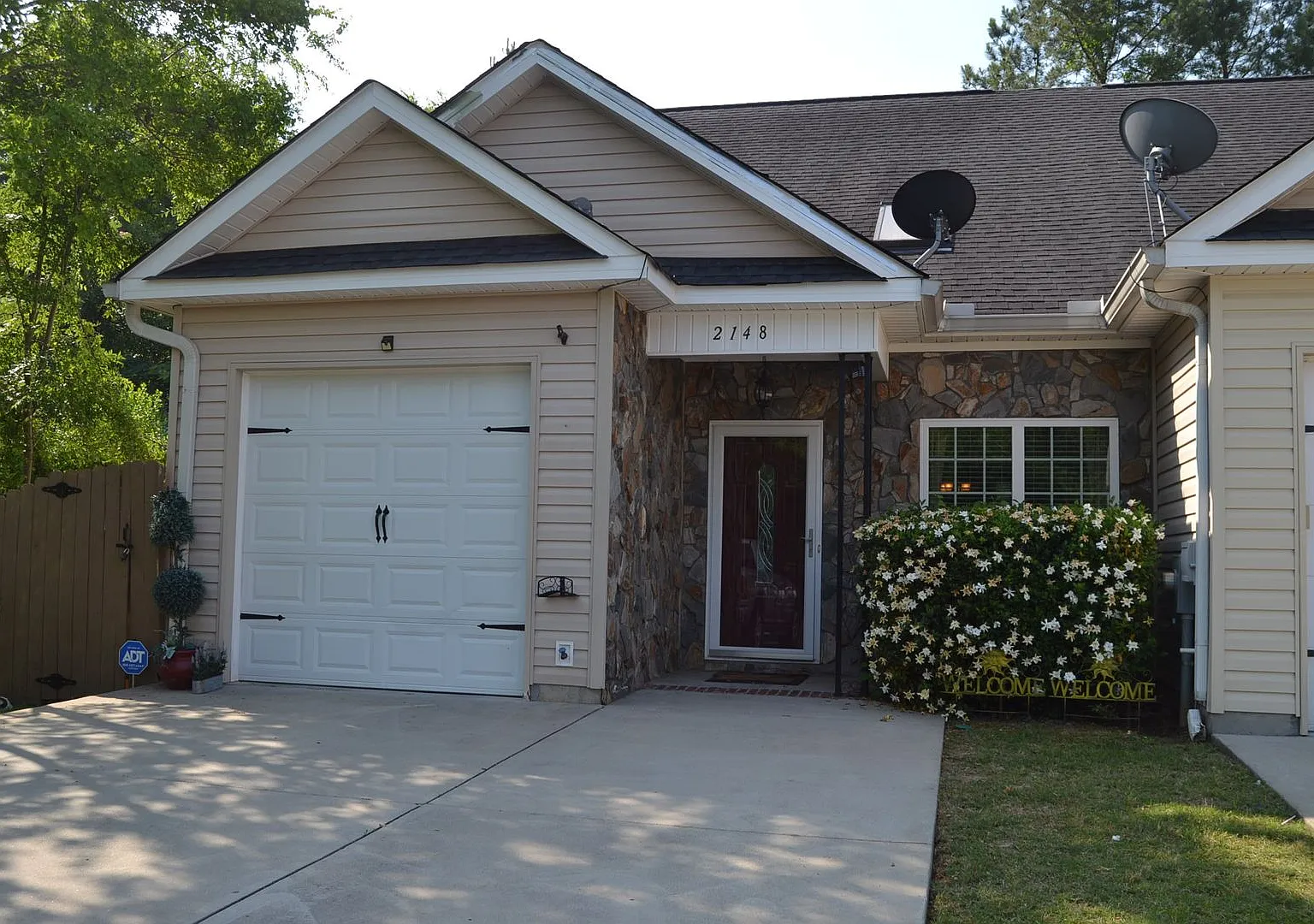 Fully Furnished, 2148 Reserve Lane - Augusta, Ga, 2 Bedroom Corporate Rental With 1 Car Garage — Photo 1
