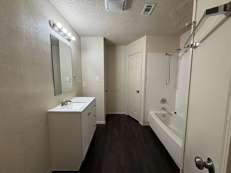 2712 Cameron Loop — Photo 13
