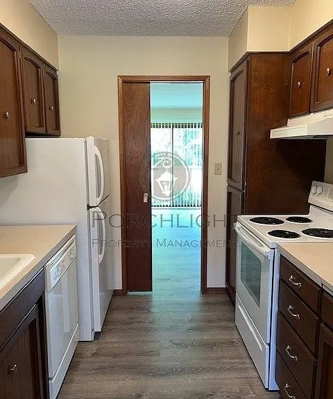 La Villa Apartments — Photo 51