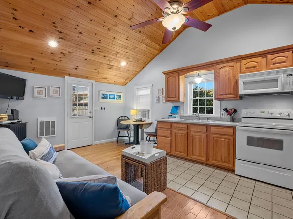 2032 State HWY RTE 6 #F/ (6), Wellfleet, MA 02667