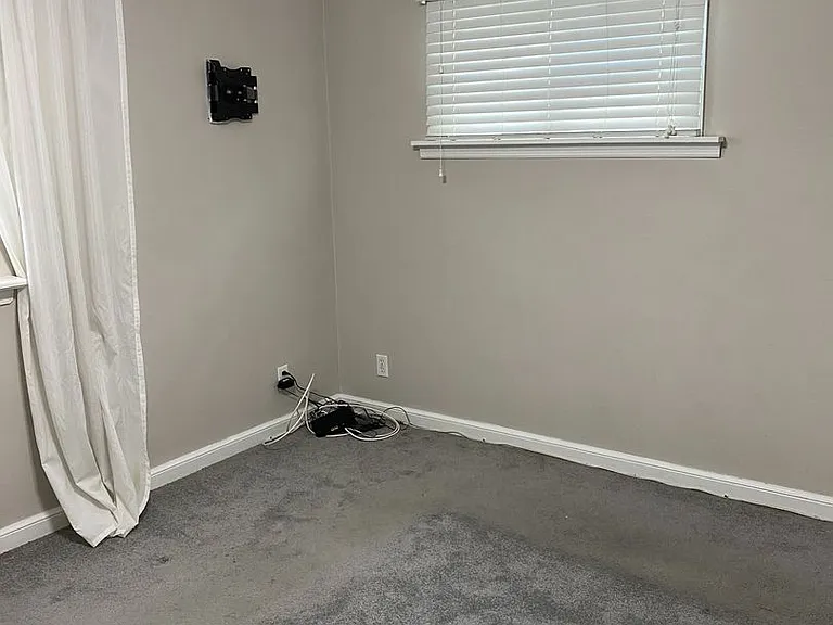 2311 Bryn Mawr Ave — Photo 11