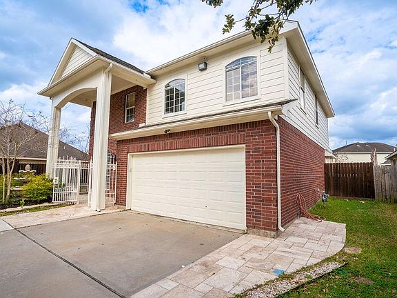 2nd image of 10015 Lizette Ct