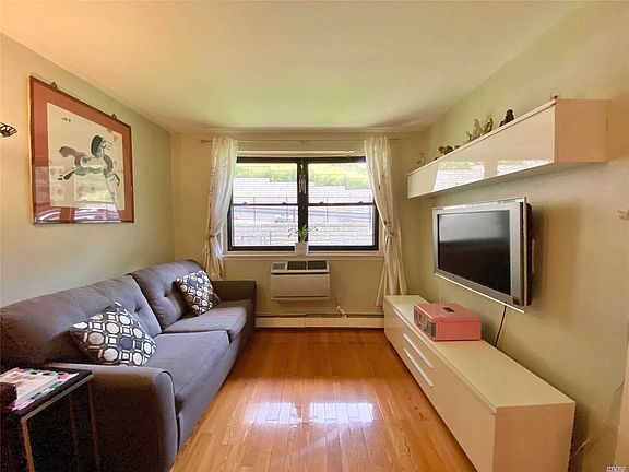 3rd image of 240-08 70th Ave #4C