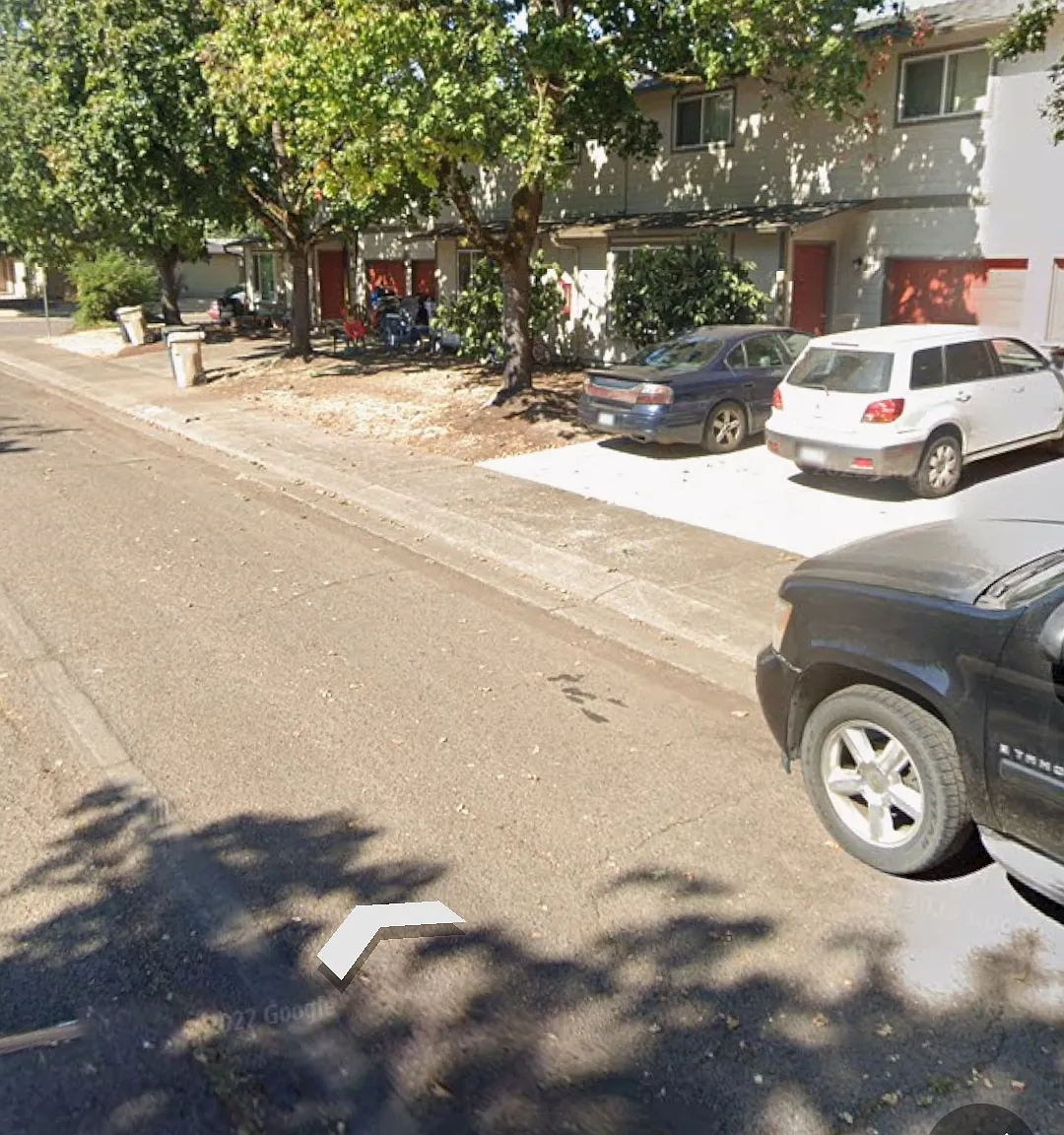 2 bed, 960 sqft, $1,600 — Photo 2