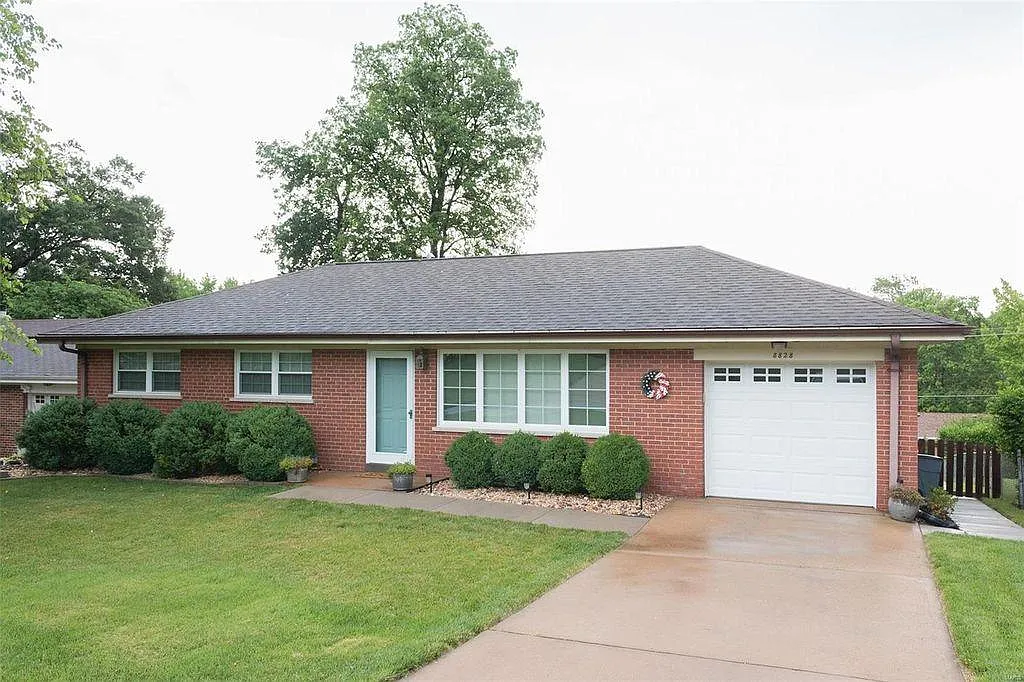 3 bed, 1092 sqft, $2,350 — Photo 1