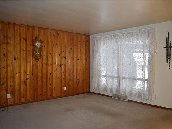 4th image of 105 Pine Dr