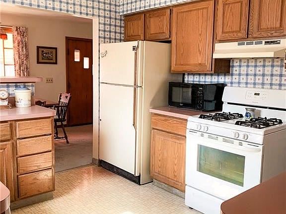 5th image of 118 Donald Dr
