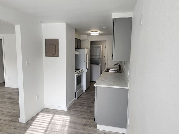 3rd image of 1904 E Dalton Ave #1