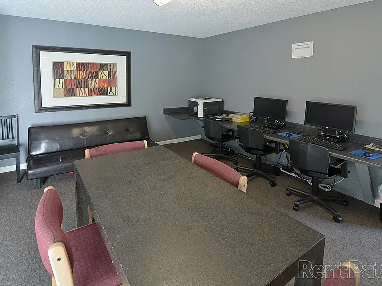 Eastlake Apartments — Photo 30