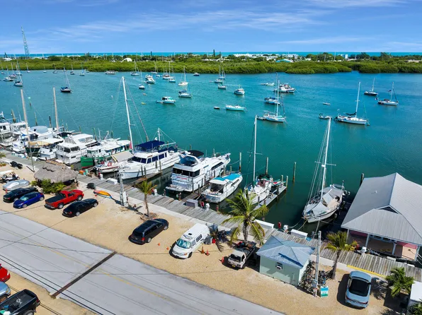 35 Sombrero Blvd #A15, Marathon, FL 33050