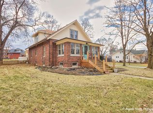 201 1st St, Crystal Lake, IL 60014