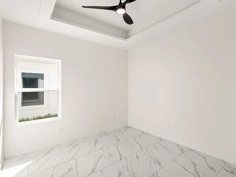504 N Emerald Ave — Photo 5
