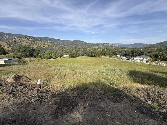 3rd image of 0 Burrough Valley Road
