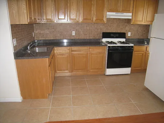 Rented by Alexiou Realty | media 44