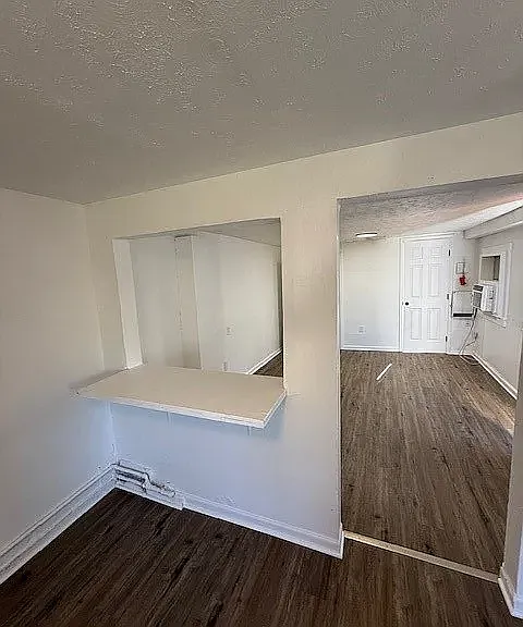 Building Photo - 1877 Montgomery Ave #2
