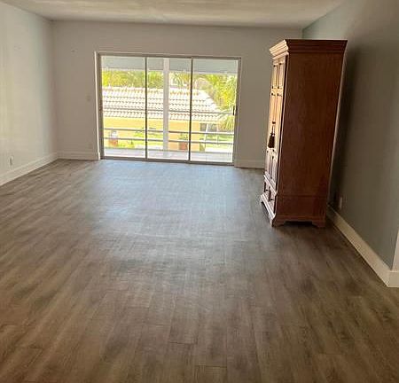 3rd image of 331 SW 8th St APT 2C