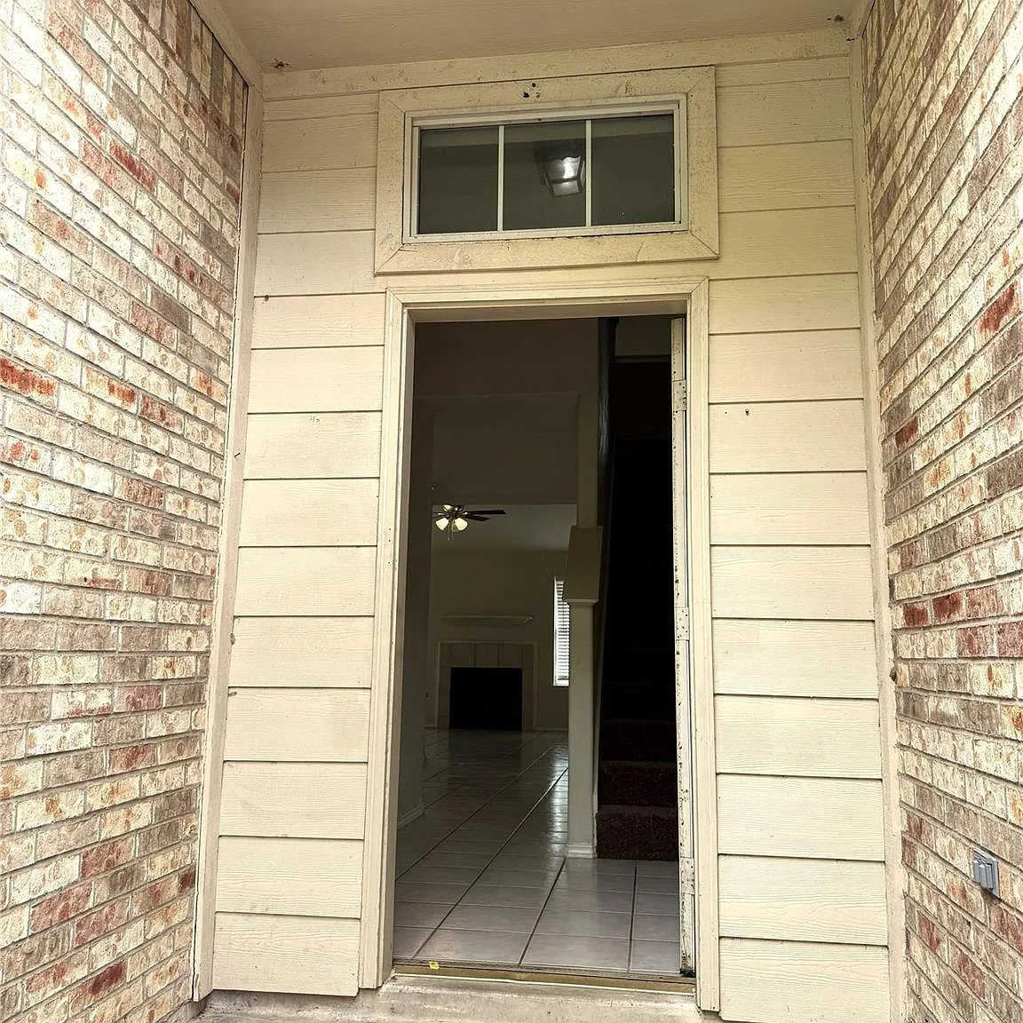 3 bed, 2.5 bath, 2004 sqft, $1,895 — Photo 3