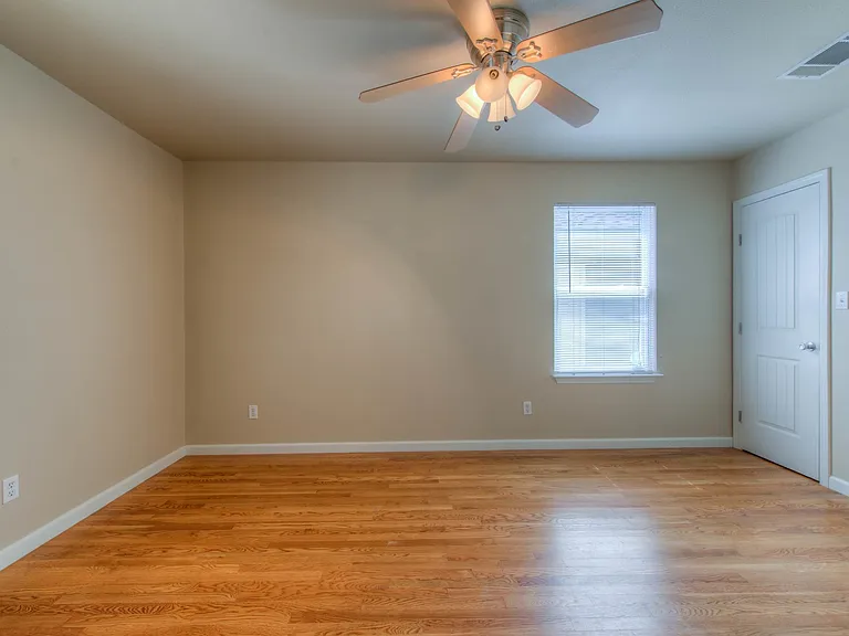4805 Evans Avenue — Photo 10