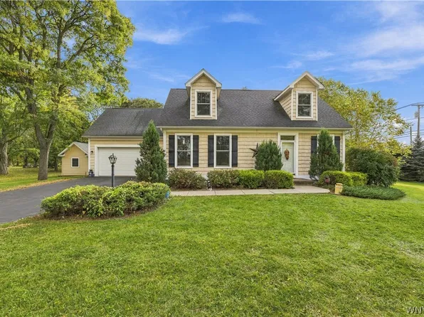 8089 Hopkins Rd, Corfu, NY 14036